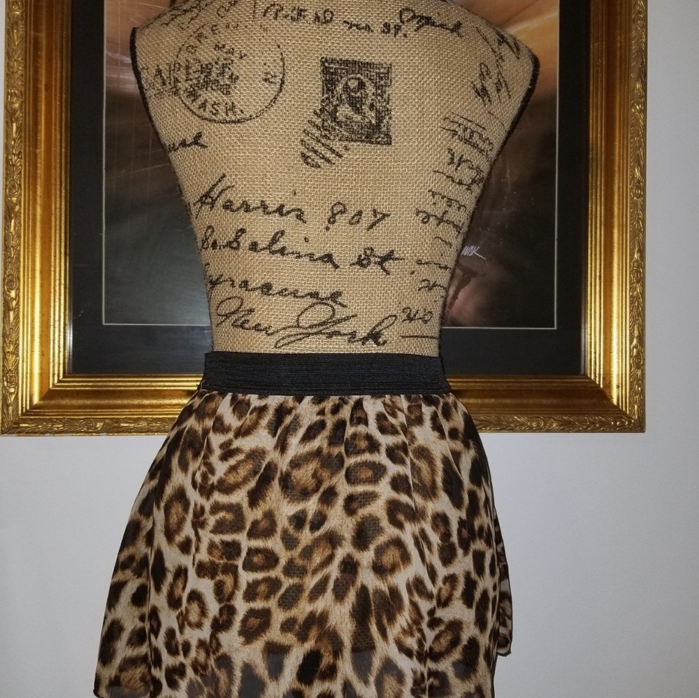 🐆Leopard pattern mini skirt🐆 - Picture 3 of 4